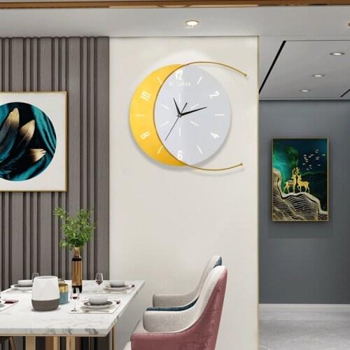 Simple and modern home fashion wall watch wall clock living room light luxury personality creative art wall decoration clock