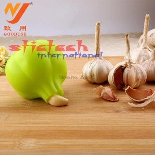 By dhl 200pcs Creative Garlic Peeling Device Practical Silicone Garlic Peeler Household Food Grade Garlic Stripper Kitchen Tools