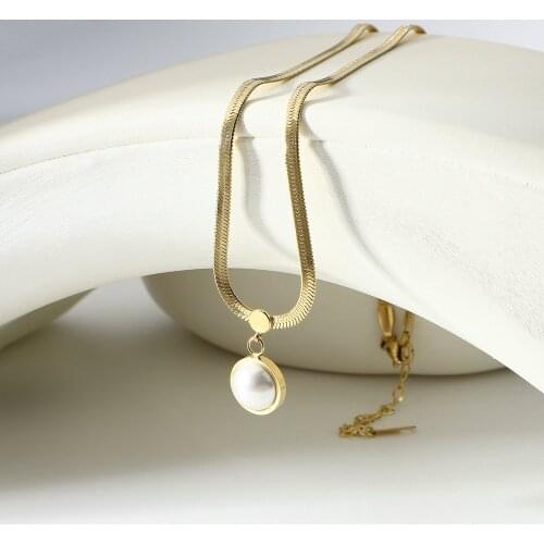 14K Gold Plated Stainless Steel Flat Snake Chain Round Pearl Necklaces Fashionable Jewelry Snake Chain Pearl Necklace for women