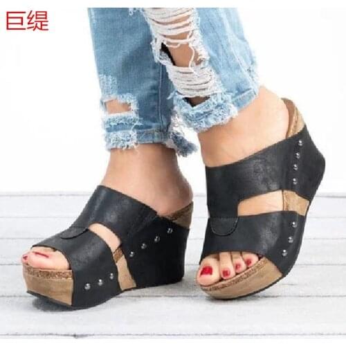 Light at the End of the Rivet Sandals Female Leather Comfy Thick Platform Creeper Flat Sole wedge Ladies Casual Slippers women89