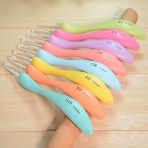 8pc/set Knitting Needles Colorful Soft Plastic Handle Alumina Crochet Hooks Set 2.5-6mm Crochet for Weave Sewing Needles Tool