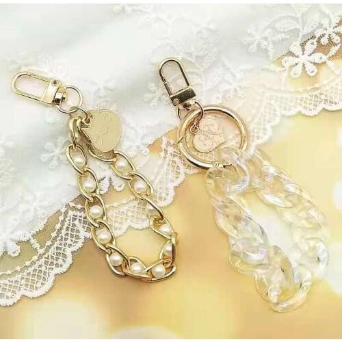 New High Quality Retro Keychain Cat Love Heart Pearl Chain Keychain Car Pendant Ins Metal Jewelry Creative Souvenir Gift Pendant