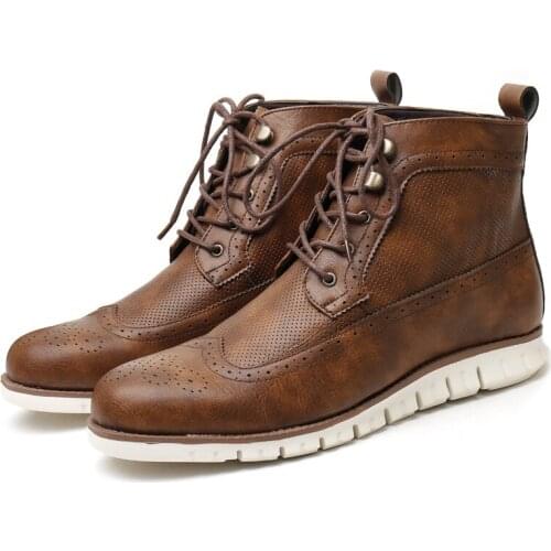 Men Casual Soft Leather Boots Brown Brogue Shoes Carving Bullock Platform Boot Breathable Vintage Men Shoes High Top Ankle Botas