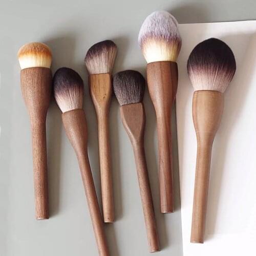 European Vintage Wood Handle Makeup Brush High Quality Loose Powder Blush Foundation Brush Super Soft Theatre Makeup