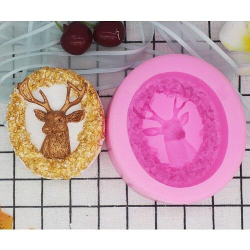 C953 All the way to the deer head wreath Aromatherapy gypsum mold silicone car decoration ornaments die