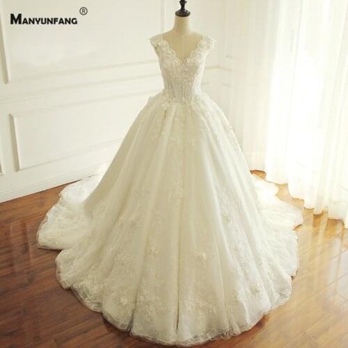 2021 New Arrival Chapel Train Embroidery Appliques Tulle 3D Flowers Bridal Ball Gown Luxury V-Neck Sleeveless Wedding Dress