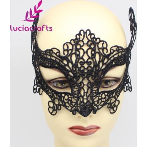 Lucia crafts Carnival Masks