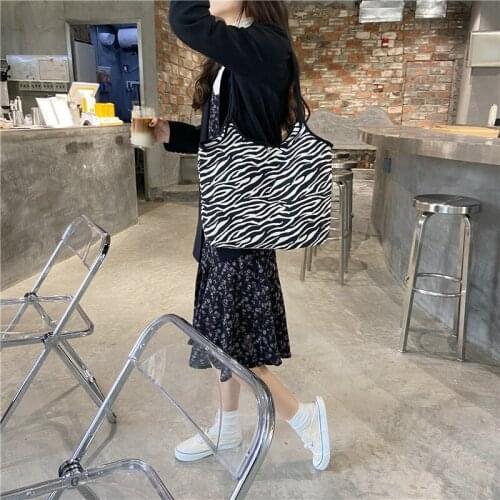 New Retro Pattern Bag 2020 Large Capacity Canvas Shoulder Bag Fashion Trend Handbag Casual All-match Gift