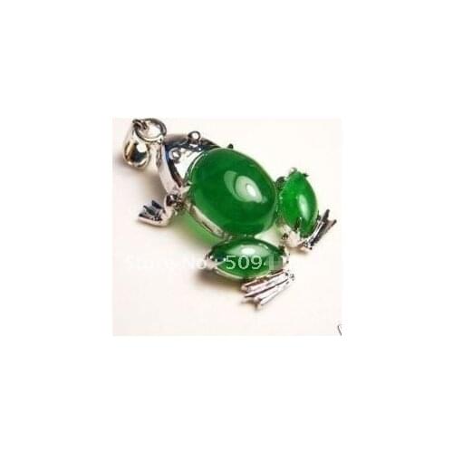 New Beautiful green jade frog necklace pendant