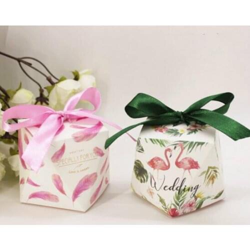 100pcs New European green style Flamingo Candy Boxes with ribbon bowknots Wedding Favors Bomboniera Party Gift Box paper package
