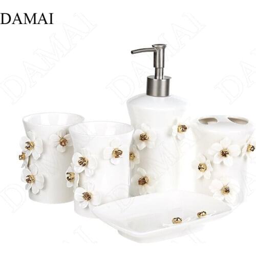 Creativity Flowers Embellishment Bathroom Accessories Set Ceramic European Modern Relief Craft Five Piece Set Shower Accessories