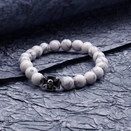 Simple and versatile mens handmade beaded bracelet elastic rope white stone titanium steel skull bracelet