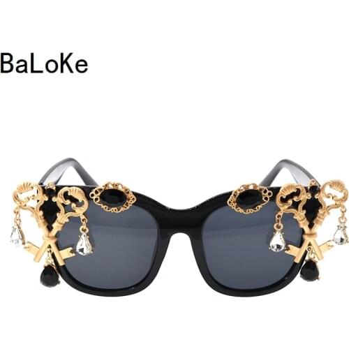Baroque Retro Sunglasses Women Hand Made Fashion Insect Sandy Beach Sunglass Ladies Summer Outdoor Oversize Sunglass