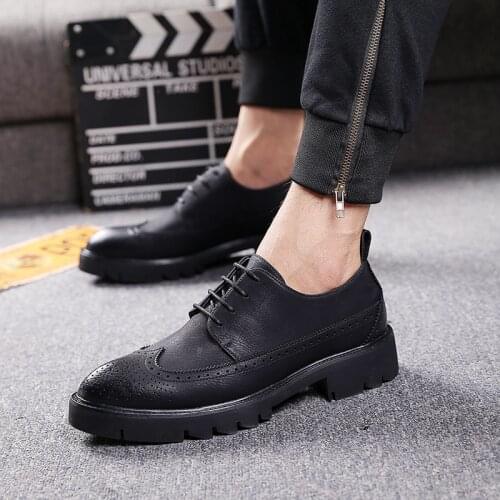 Brand designer mens casual business wedding formal dresses genuine leather brogue shoes carving bullock shoe gentleman sneakers