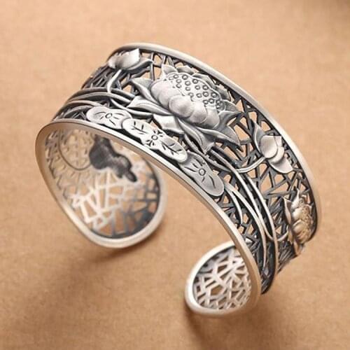 KJJEAXCMY Wide Bracelets