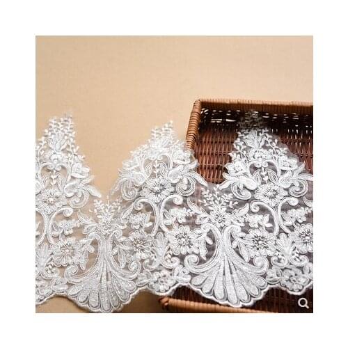 Free shipping 3Yards/pack Refined Luxury With Continental Car bone Lace Wedding Dress Accessories Lace Trim 33cm