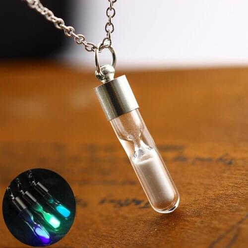 BOTU 2021 Fashion Hourglass Crystal Drifting Bottle Luminous Pendant Necklace Creative Quicksand Wishing Bottle Ladies Jewelry