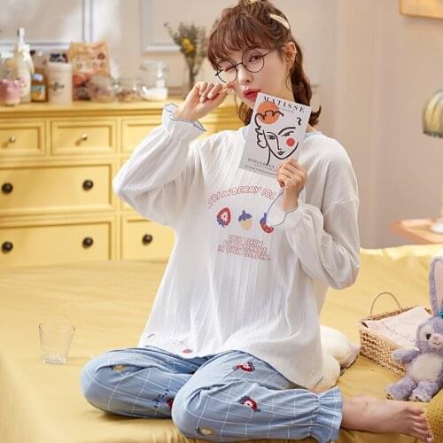 In autumn and winter of 2021, the new long sleeved womens pajamas are sweet and lovely. Girls can wear Korean loose home