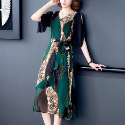 Chiffon middle-aged beach dress woman 2020 new summer waist slimming retro fashion long style temperament floral dress