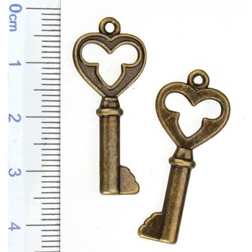 Accessories for jewelry charms suspension diy crafts keys heart poker club retro bronze kawaii keychain part fashion 33mm 25pcs