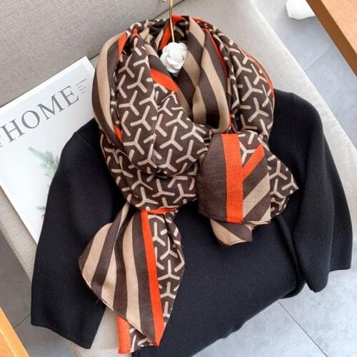 2021 brand spring autumn winter women beach quality shawl viscose cotton scarf ladies fashion travel sunscreen scarf headscarf
