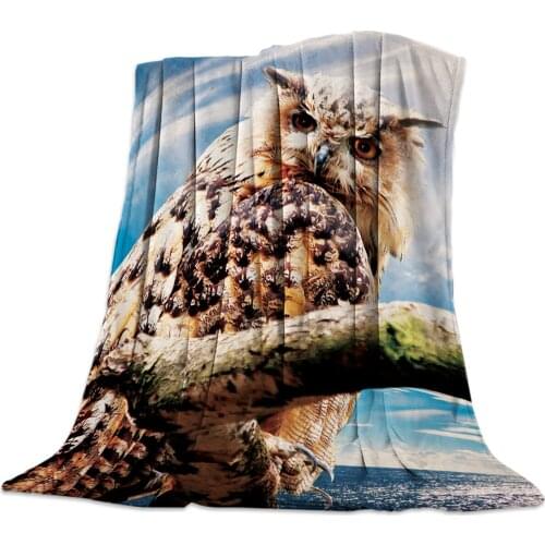 Owl Standing On A Branch Throw Blanket Portable Soft Sofa Blanket Warm Microfiber Flannel Blankets for Beds