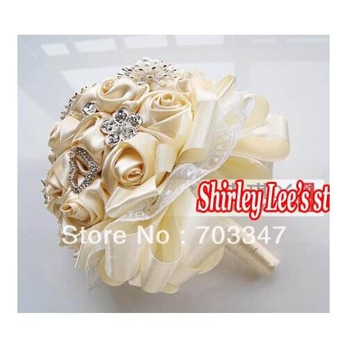 Popular Items!!! Luxury Handmade Ribbon Rosebuds Rhinestone Buckle Bride Holding Flower Bouquets Shiny In Cream