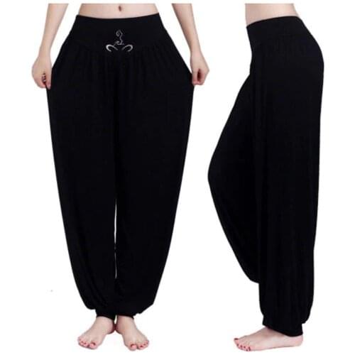 Gwiyeopda Women's Capri Pants