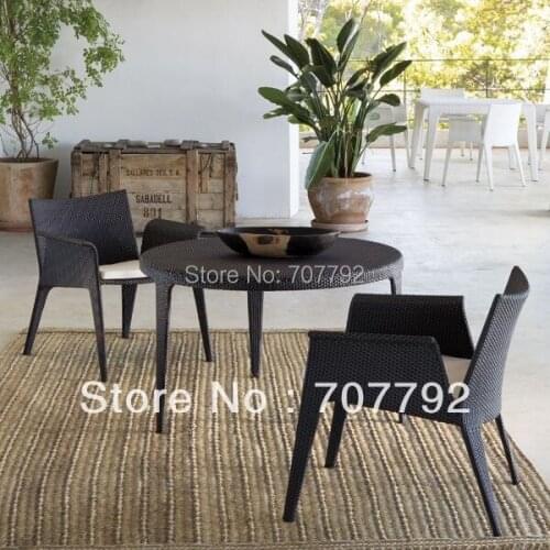 The ''U'' Casual Seating Collection