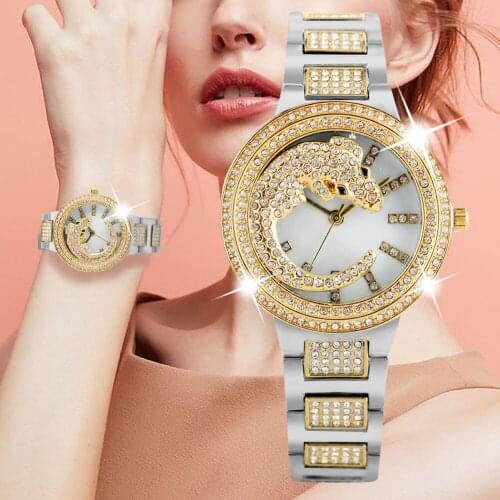 Vogue Crocodile Pattern Diamond-encrusted Watch for Women Quartz Analog Watches Premium Silver Alloy Band Wristwatch for Girls