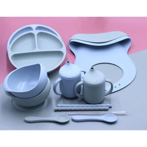 7PCS/Set Baby Plate Bowl Spoon Bib Set Food Grade Silicone Kitchenware Suction Childrens Tableware Compartment Dishes
