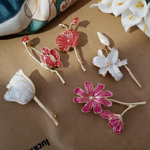 Retro Fashion Plant Flower Pins Red White Tulip Lily Magnolia Brooch Badge Clothes Temperament Accessories Woman Jewelry Gift