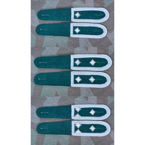 WWII WW2 German Heer early infantry Unterfeldwebel Staff Sgt shoulder boards. with Silver star MILITARY