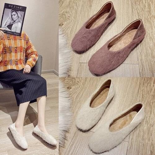 New Fashion Hand-Made Winter Women Flats Round Toe Feather Decor Ladies Shoes Autumn Winter Plush Fur Insole Warm Women Loafers