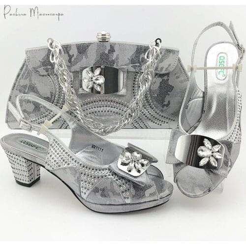 2021 Nigerian Fashion Crystal and Metal Decoration Style Italian Design Silver Color Party Wedding Women Shoes and Bag Set