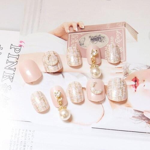 Girls favorite Japanese moon pattern 3D fake nails Pink cute pure color false nails with glue short size cartoon full nail tips