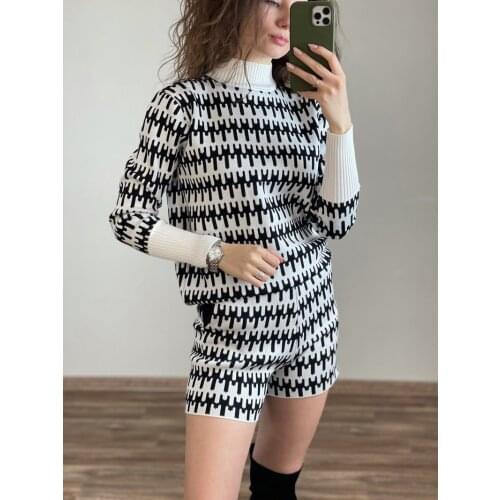 2020 Autumn European Style Women Long Sleeve Pullover Shorts 2pcs Sets Female Vintage Pattern Jacquard Knitting Suits