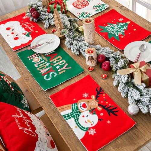 4Pcs 28*44cm Christmas Cotton Linen Placemat Heat Insulation Mat Dining Table Mat Coasters Holiday Santas Printed Pads Tablemats