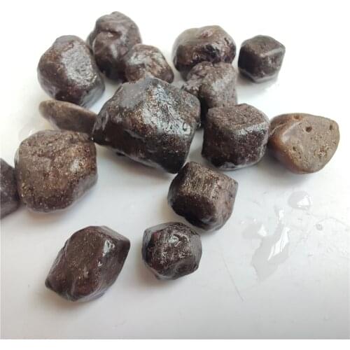 100g Natural Garnet Gemstone Rough Stone Unprocessed Stone Garnet Stone for Decoration Mineral Specimen for Collection