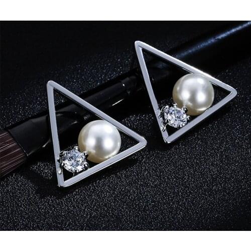 High-quality Women Fashion Simple Crystal Stud Earrings Triangular Freshwater Pearl Retro Hollow Rose Gold Silver Color jewelry
