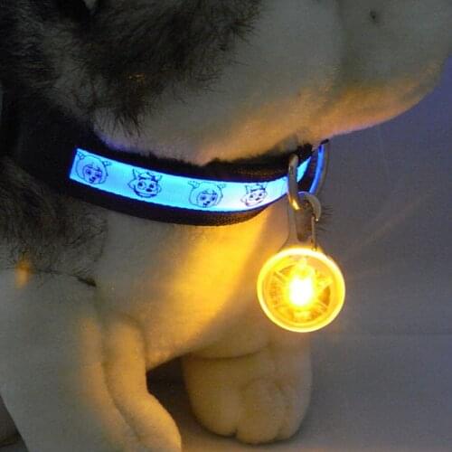 1PC Glowing Dog Pendant Buckle Pedant Luminous Night Safety Pedant Blinking LED Collar Dog Cat Necklace Luminous Night Light