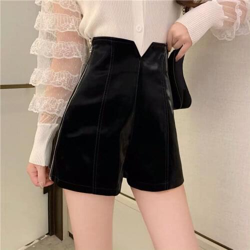 2021 Fashion New Bright Faux Leather Shorts Women High Waist Side Zipper Slim A-Line Biker Shorts Black calsones de mujer