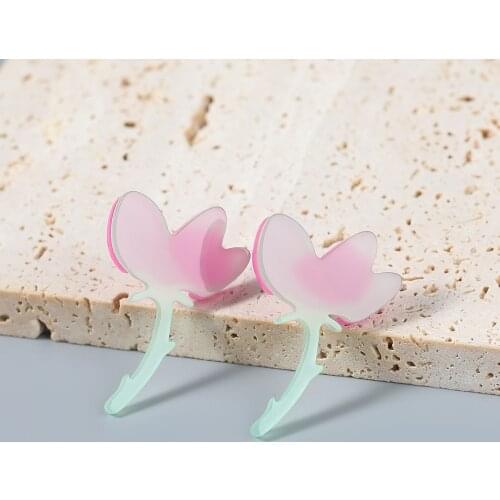 Cute Romantic Simulation Resin Pink Flower Earrings Fashion Asymmetric Acrylic Cool Drop Earrings for Women Jewelry Accessories