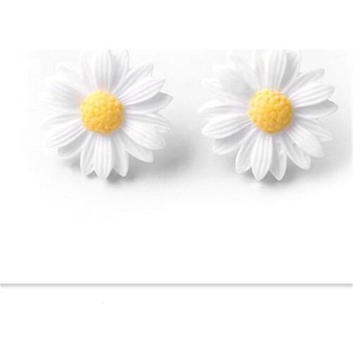 Earrings Resin Daisy Personality Flowers Shiny Fashion Accessories Cute Flower Stud Earrings Elegant Daisy Earring