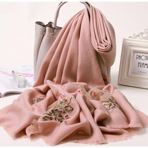 Autumn Winter Wool Embroidery Scarves Women Wedding Shawls and Wraps Bride Bridesmaid Pashmina Cashmere Scarf Echarpe Femme