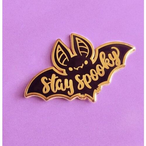 Halloween Stay Spooky Bat Enamel Brooch Pin Backpack Hat Bag Lapel Pins Badges Women Mens Fashion Jewelry Accessories