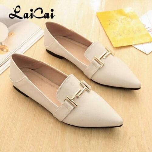 2021 Autumn New Shoes Womens Flat Bottom Fashion Metal Buckle Soft Botto Slip-on Two Wear Comfortable Lightweight Shoe