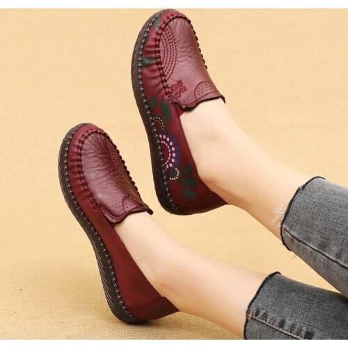 Spring Autumn Fashion Genuine Leather Women Flats Handmade Womens Shoes Women Soft Bottom Casual Shoes Ladies Shoes Plus Size