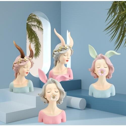 Beast Cute Girls Figurines Art Girly Livingroom Bookshelf Desk Resin Statue Sculpture Dinner Home Cabinet Decor Gifts