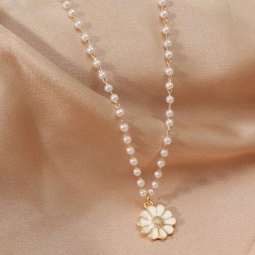Imitation Pearl Necklace Gold Color Sunflower Pendant Necklaces Women Clavicle Chain Jewelry Accessories Choker Flowers Charm